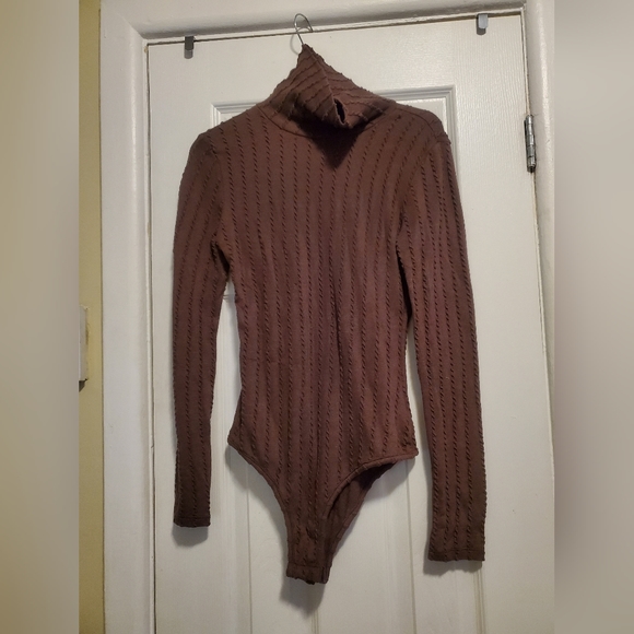 BROWN TURTLENECK BODYSUIT - Picture 2 of 3